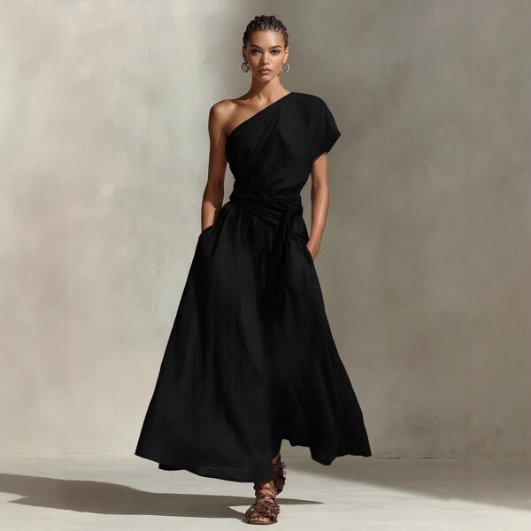 Elegant Black One-Shoulder Maxi Dress – Minimalist Flowing Evening Dress